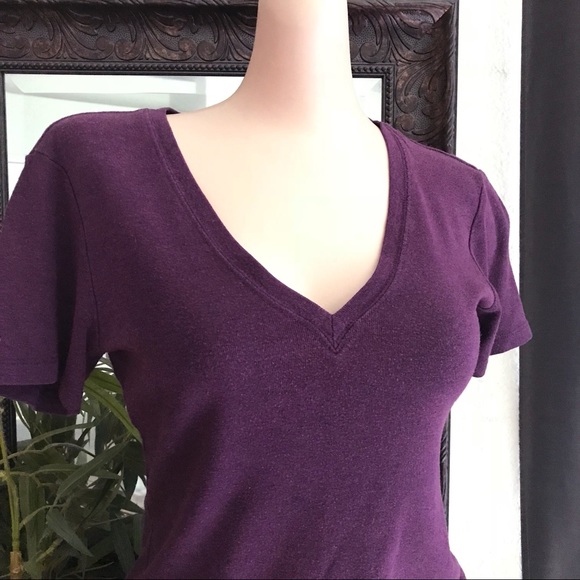Gap Modern V-Neck Jersey Knit T-Shirt - Picture 5 of 8